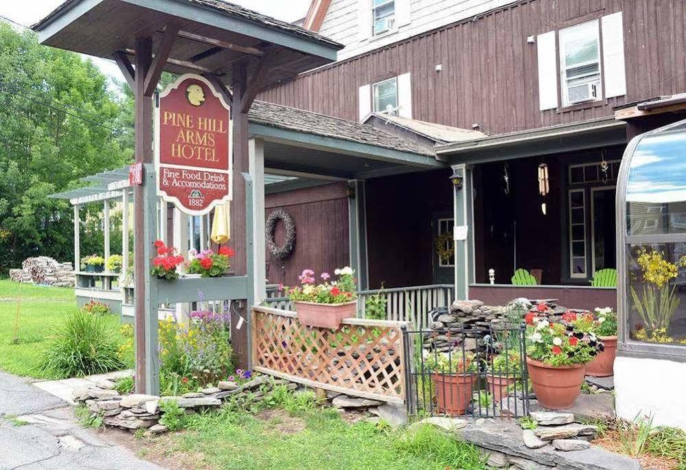 Pine Hill Arms Hotel 외부 사진