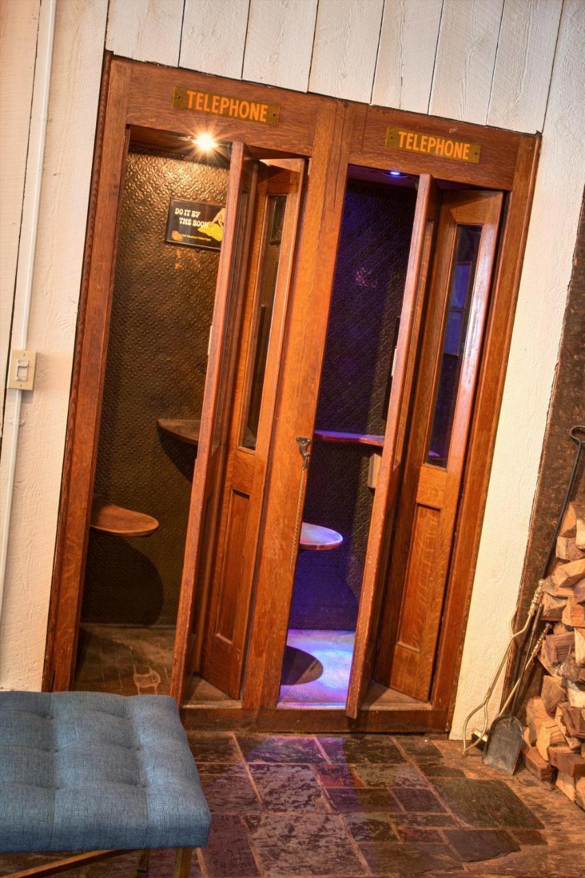 Pine Hill Arms Hotel 외부 사진
