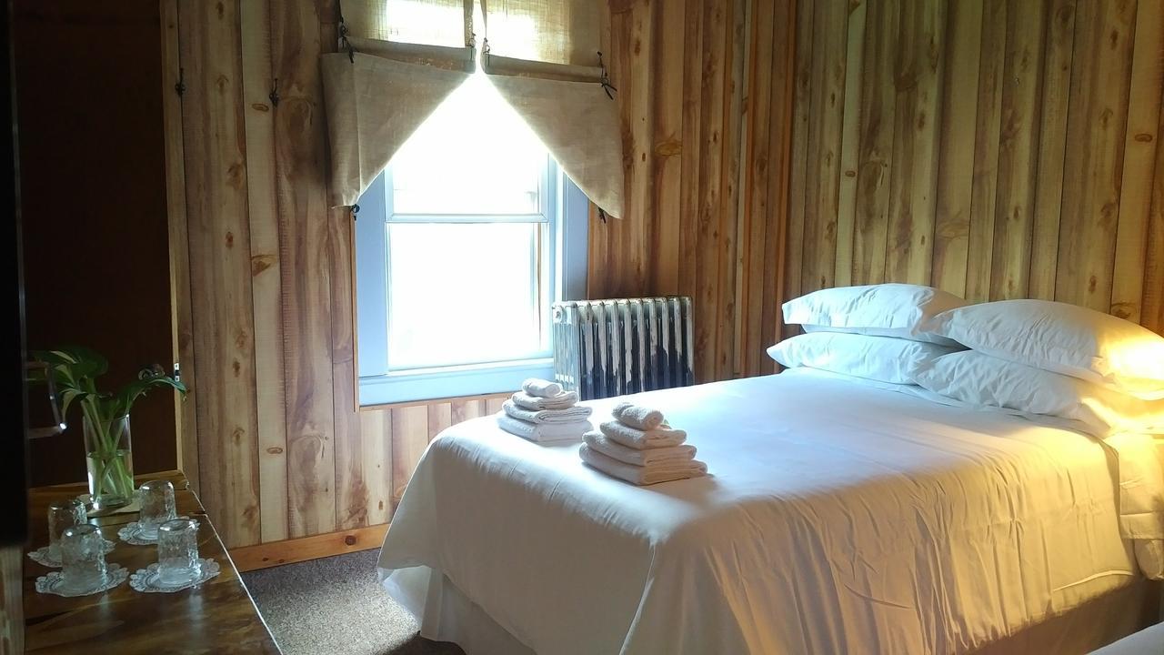 Pine Hill Arms Hotel 외부 사진