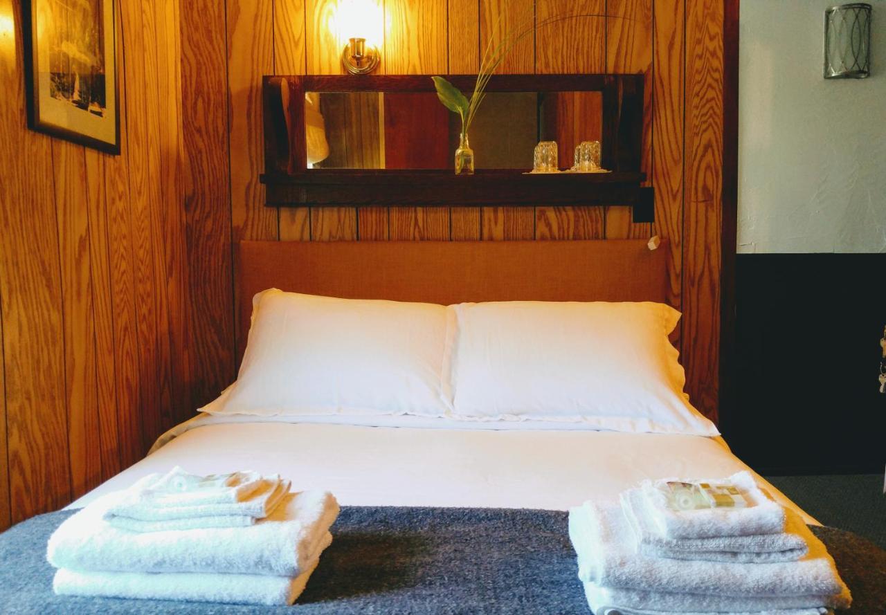 Pine Hill Arms Hotel 외부 사진