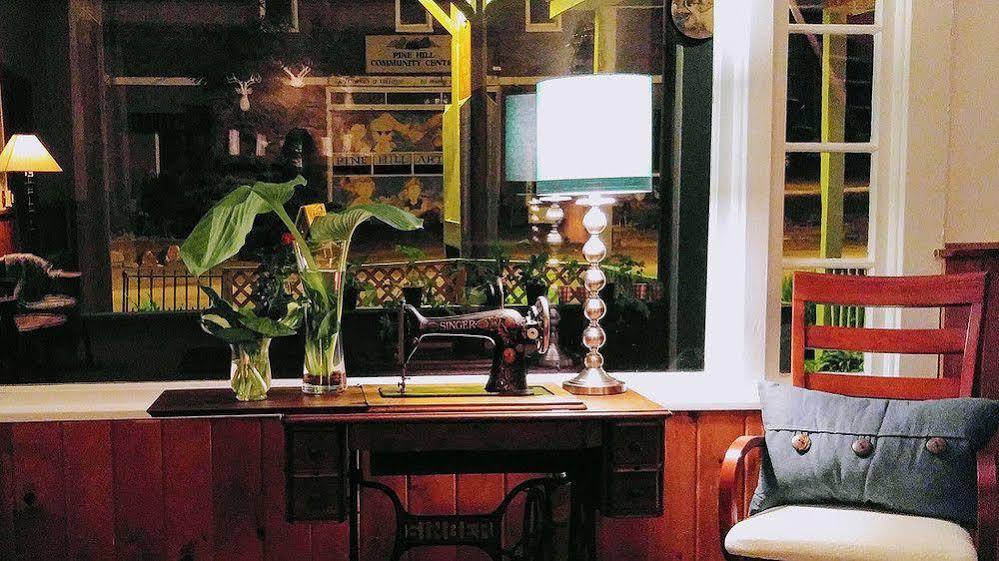 Pine Hill Arms Hotel 외부 사진