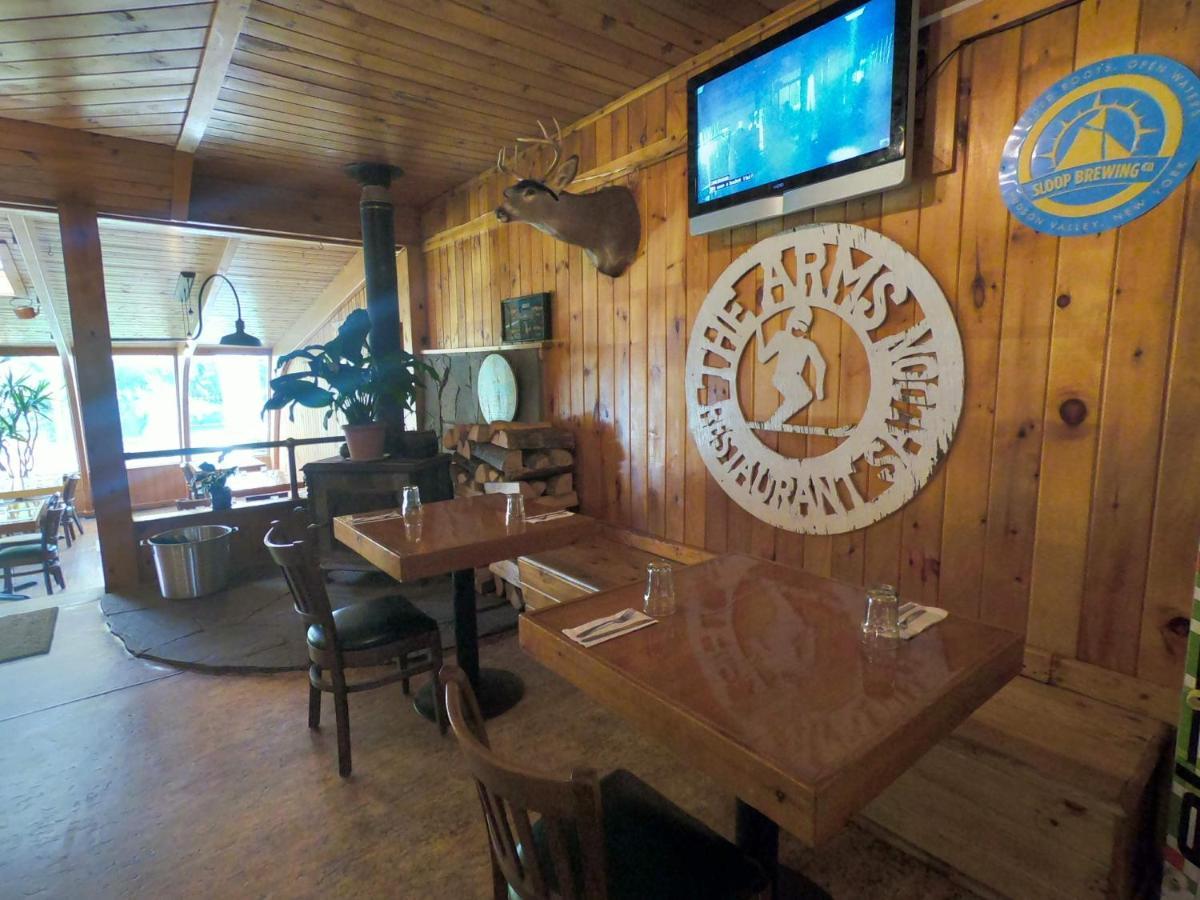 Pine Hill Arms Hotel 외부 사진